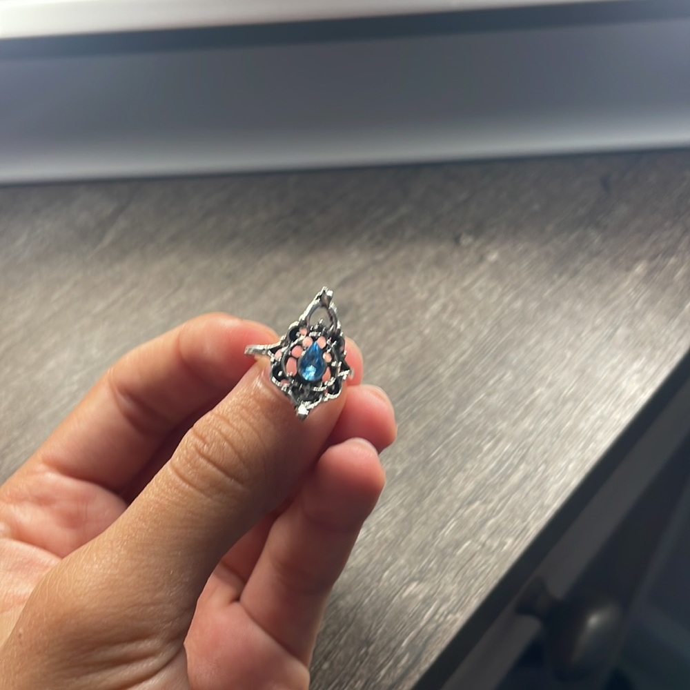 Rings - Picture 6 of 6